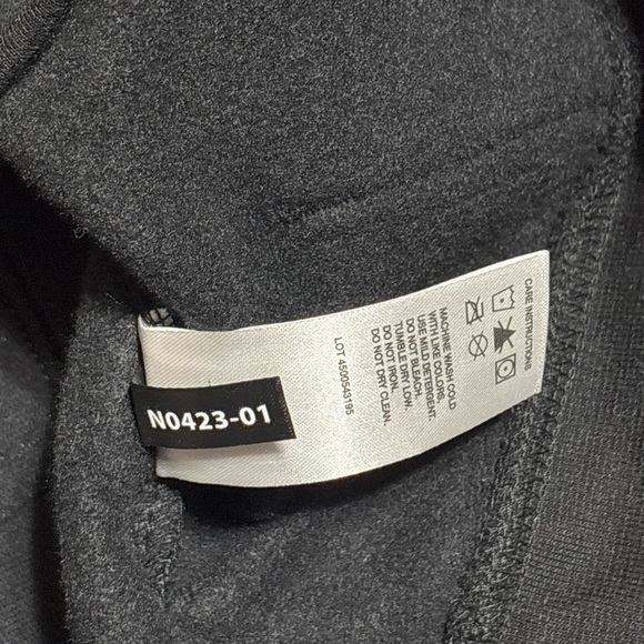 🔥🔥🔥Caterpillar Black Hoodie with Yellow Logo Size: XL🔥🔥🔥 - Picture 6 of 6